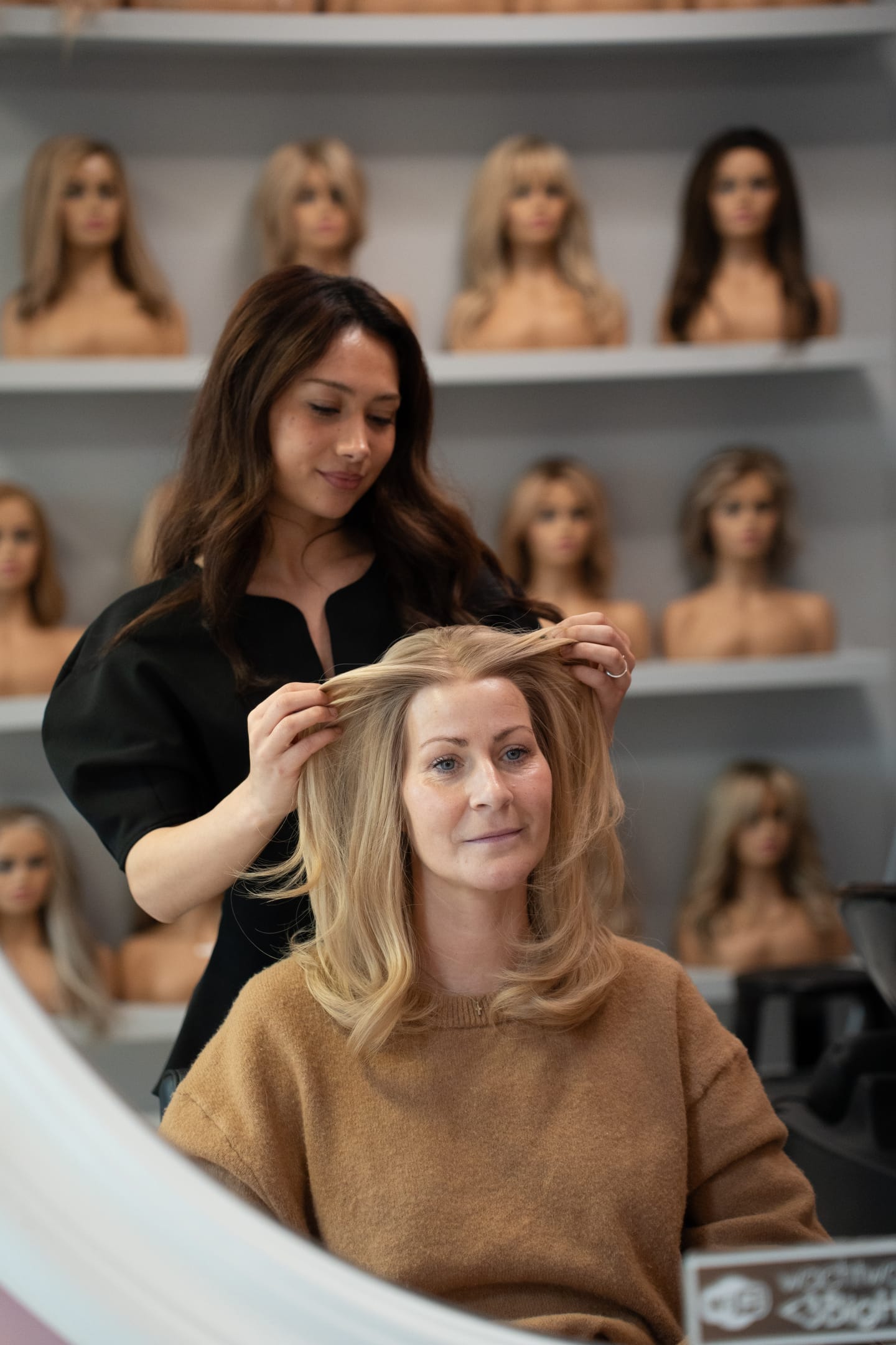 Jip in gesprek met haarwerkspecialist Samina